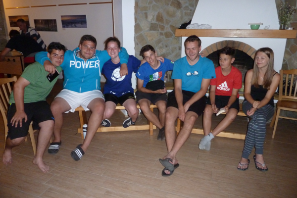 20160722-224910721A2AAC-3D76-525E-58DA-9EBF1905A37C.png
